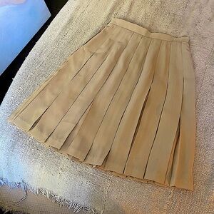 Vintage cream plissée skirt, size S